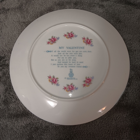 Vintage 1976 & 1977 Royal Doulton Valentine's Day Collector Plates - Picture 9 of 12
